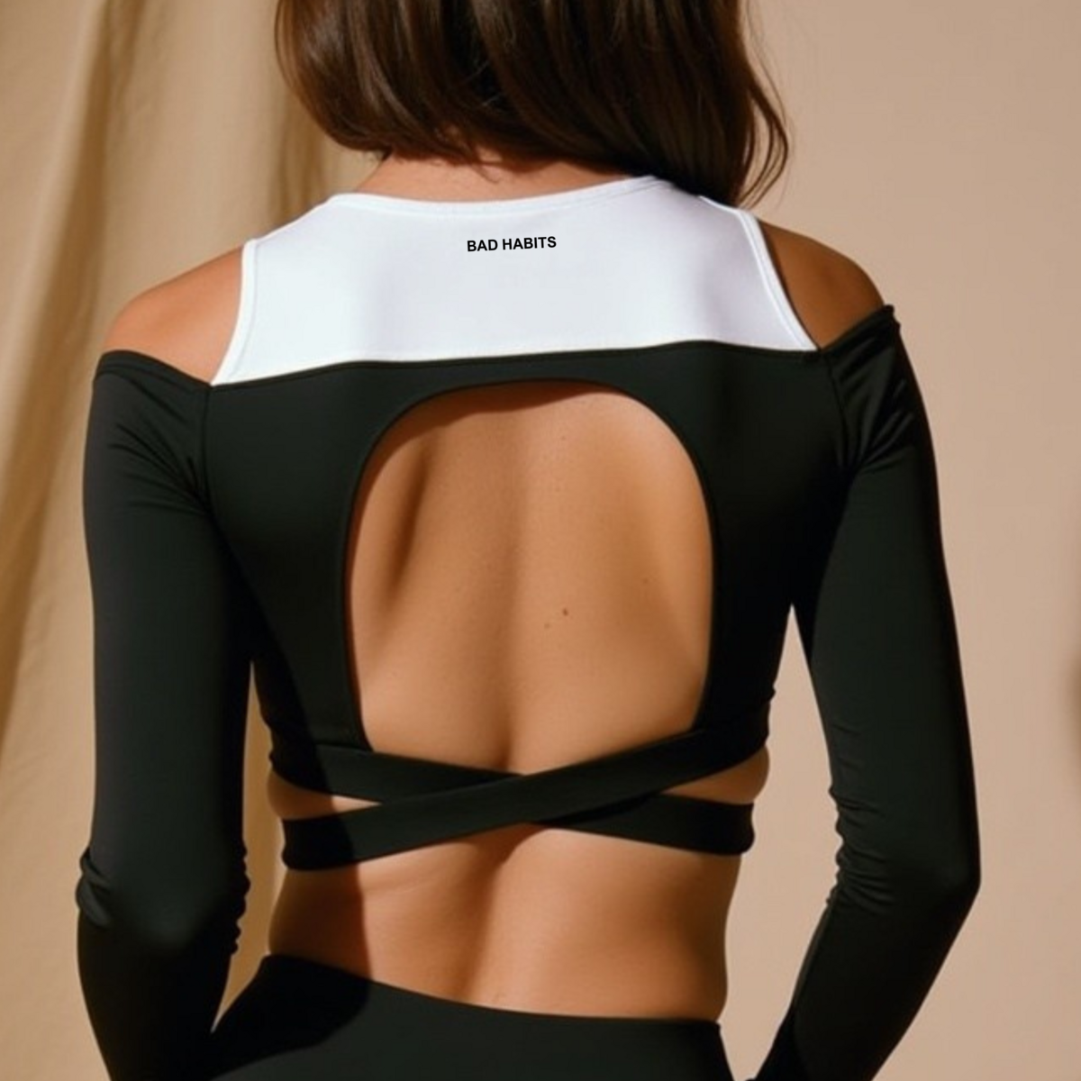Cut Out Longsleeve "GOOD GIRL - BAD HABITS" - Schwarz/ Weiss