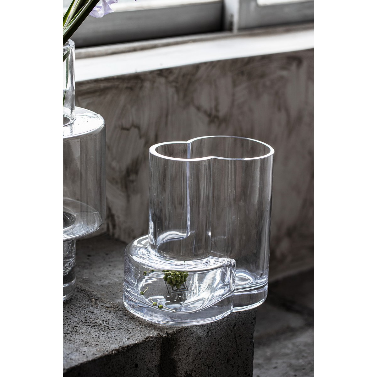 constructivist style modern vase, top design, FUSIO 25 clear glass