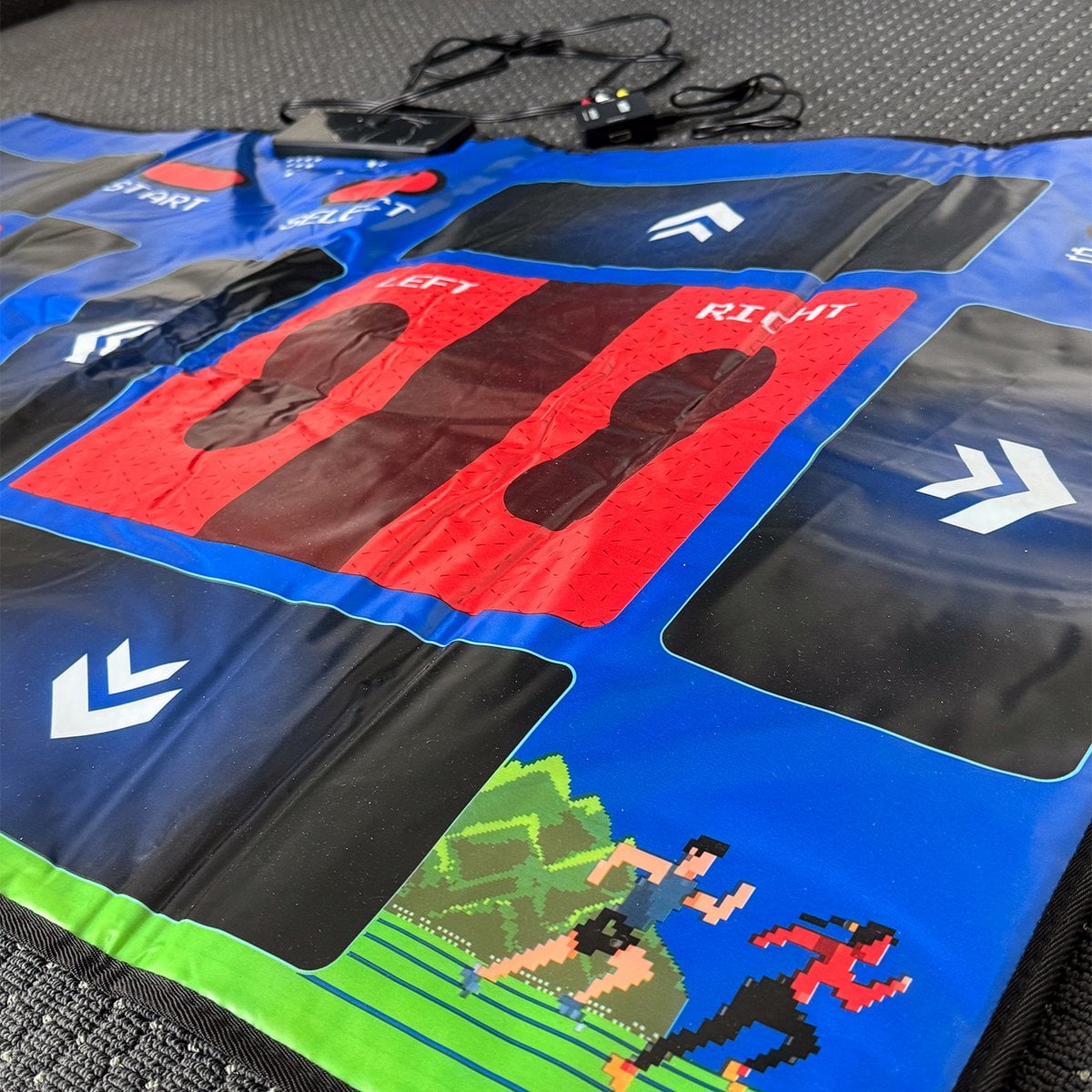 Mad Monkey - Retro Track and Field Mat for 2 players including 25x 8-bit games
