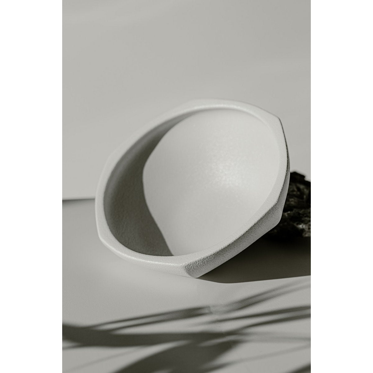 Modern Asian style bowl, high end design and finish, KUNYU22WH