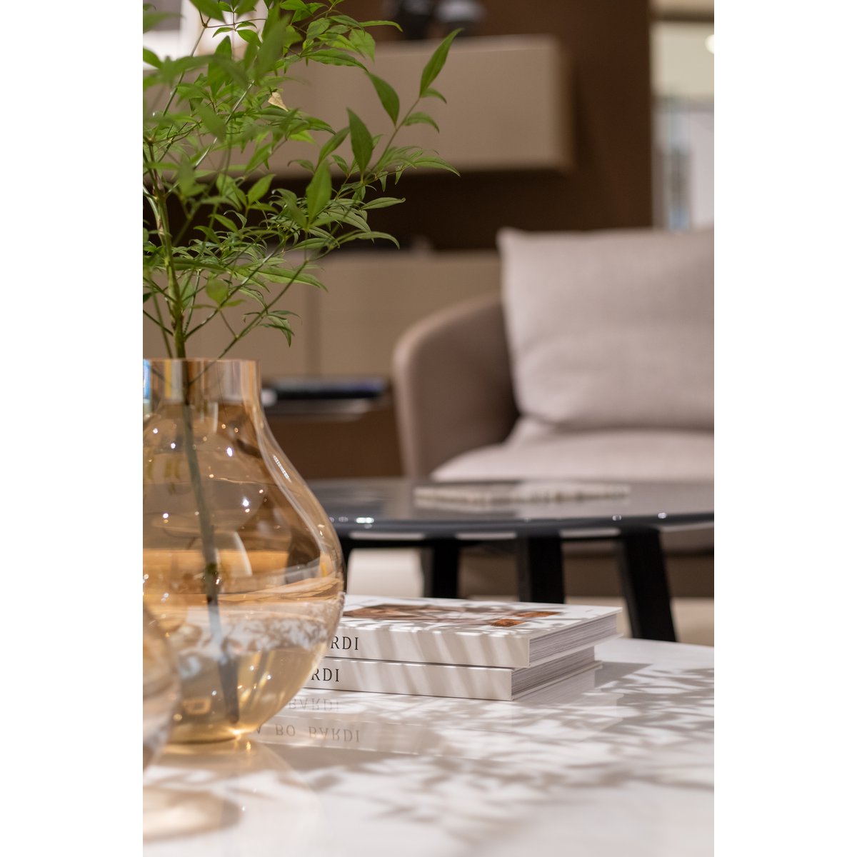 glass vase in bulb shape: ENVIE26GO