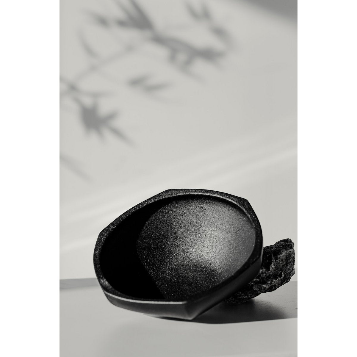 Modern Asian style bowl, high end design and finish, KUNYU22ZW
