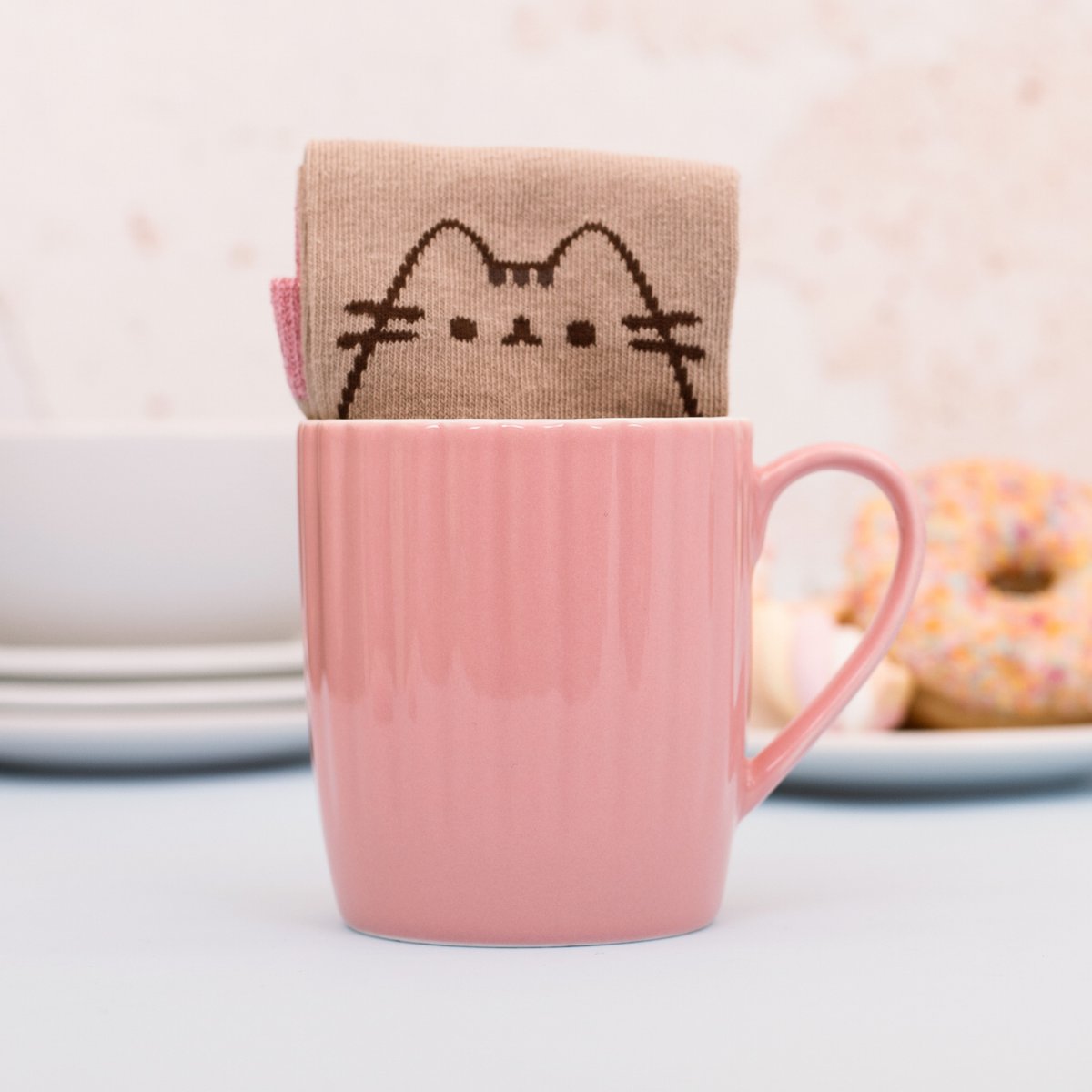 Pusheen Home - Mug with Sock - Pink Cupcake