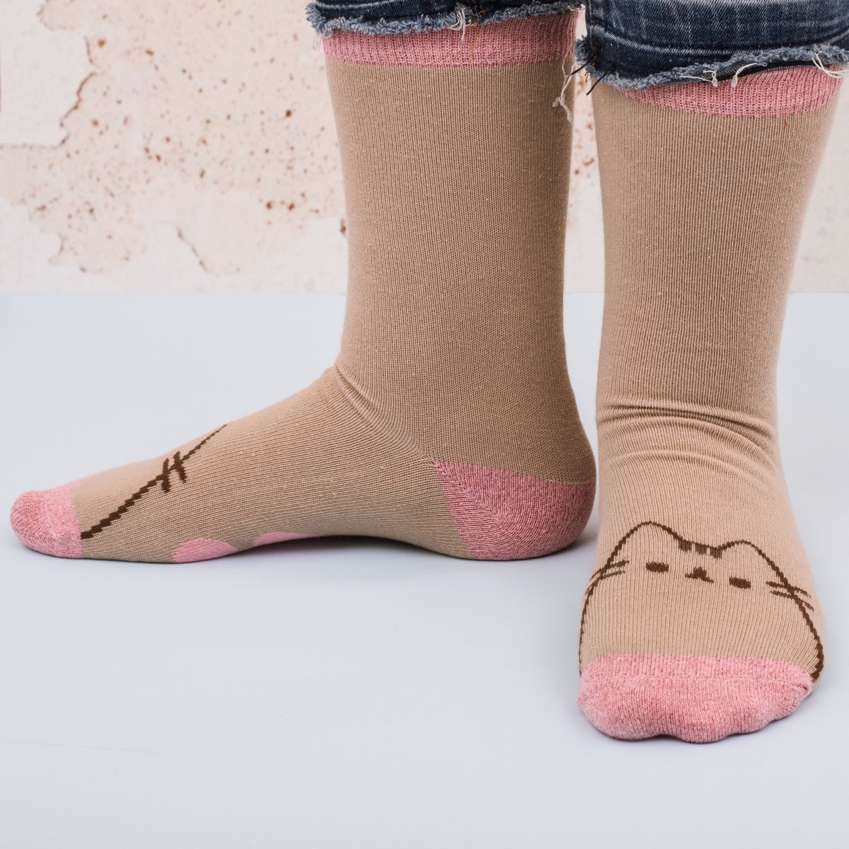 Pusheen Home - Mug with Sock - Pink Cupcake