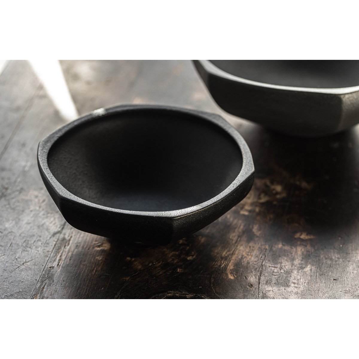 Modern Asian style bowl, high end design and finish, KUNYU22ZW