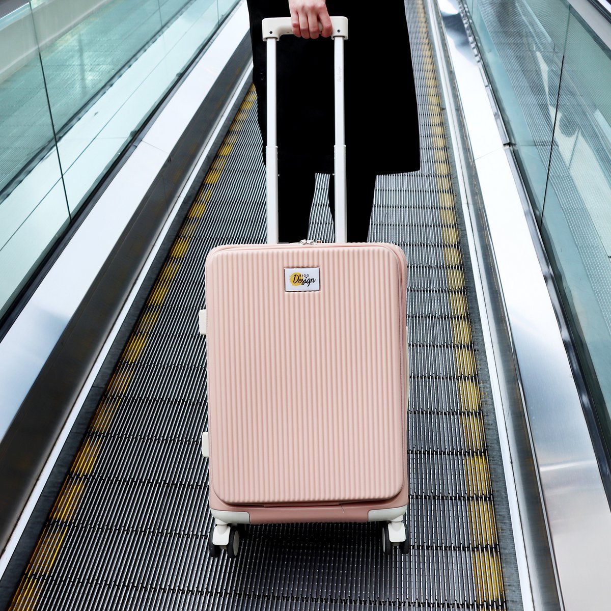 Biggdesign Moods Up Luggage with Cup Holder and USB Port, 20", Pink