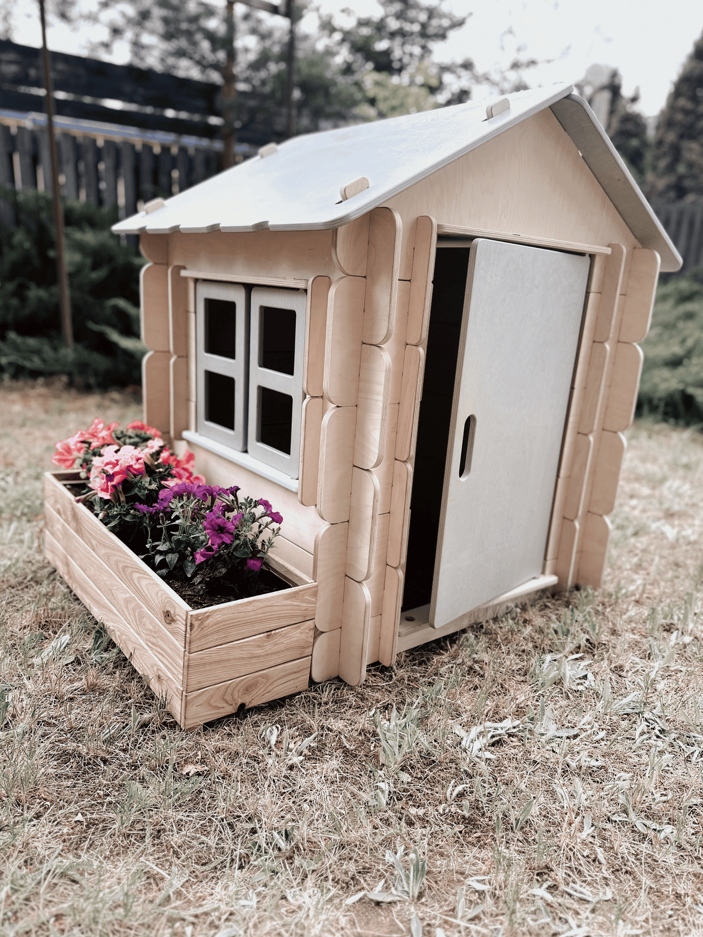 Kleines Hasen-Spielhaus für Kinder